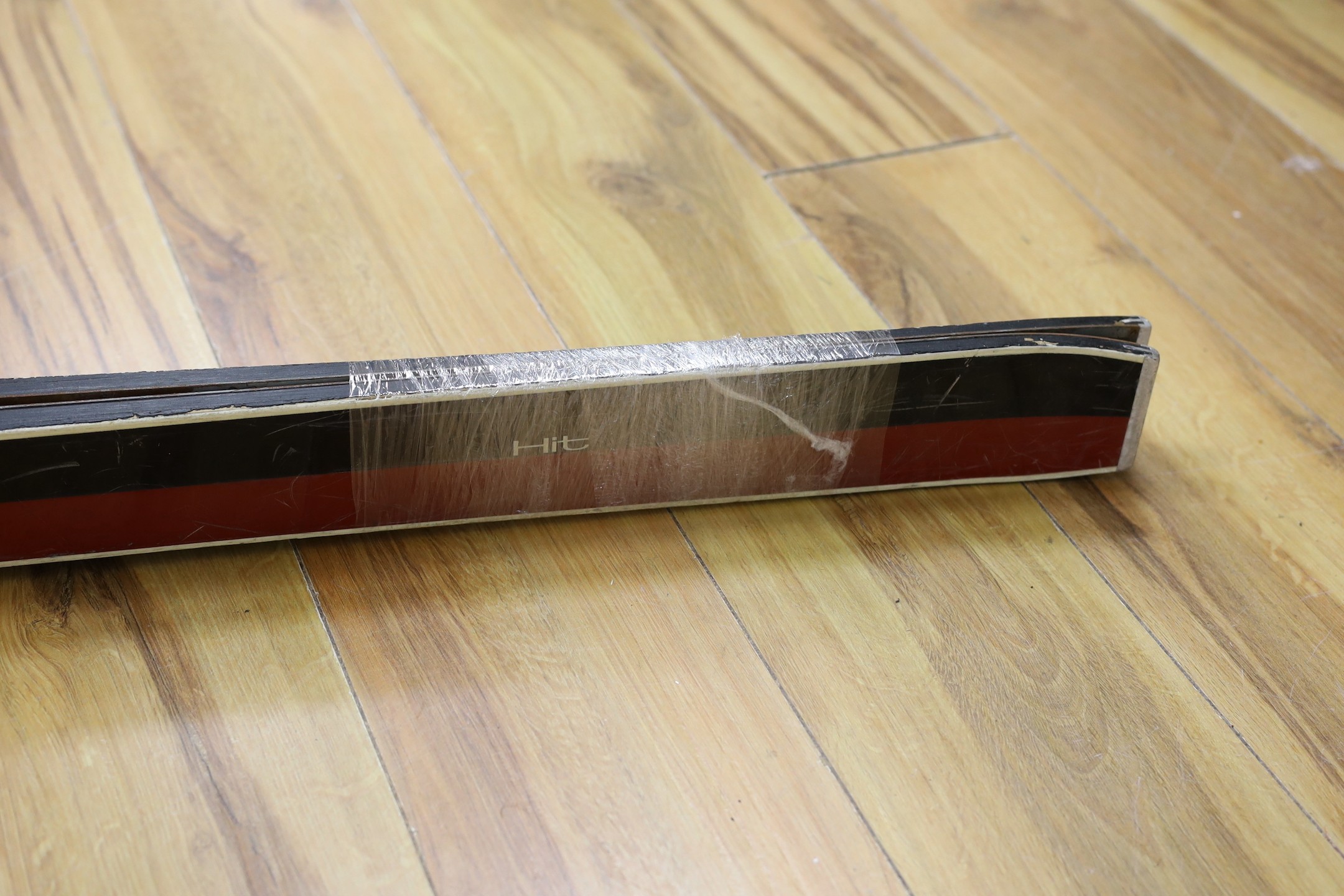 A pair of Kastle snow skis